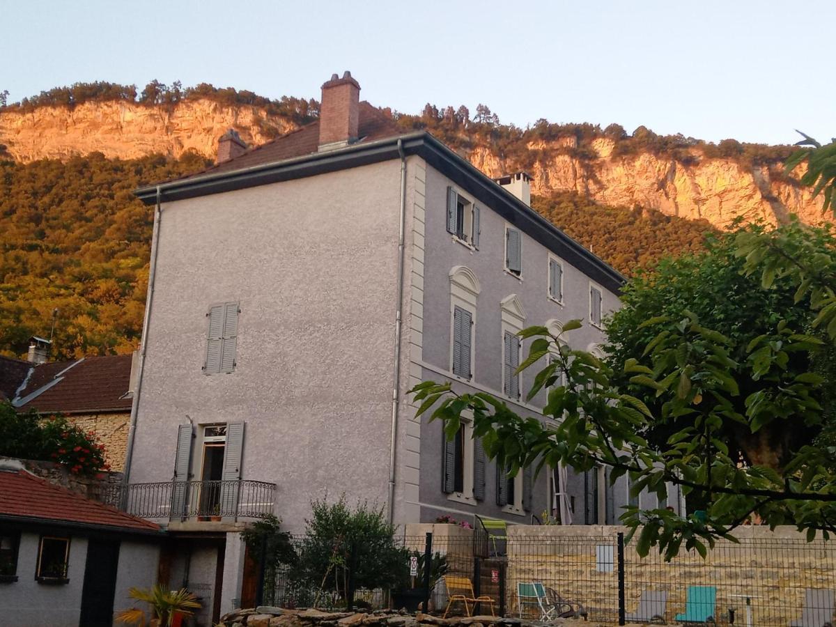 A Deux Pas Du Rheby Hotel Villebois Exterior foto
