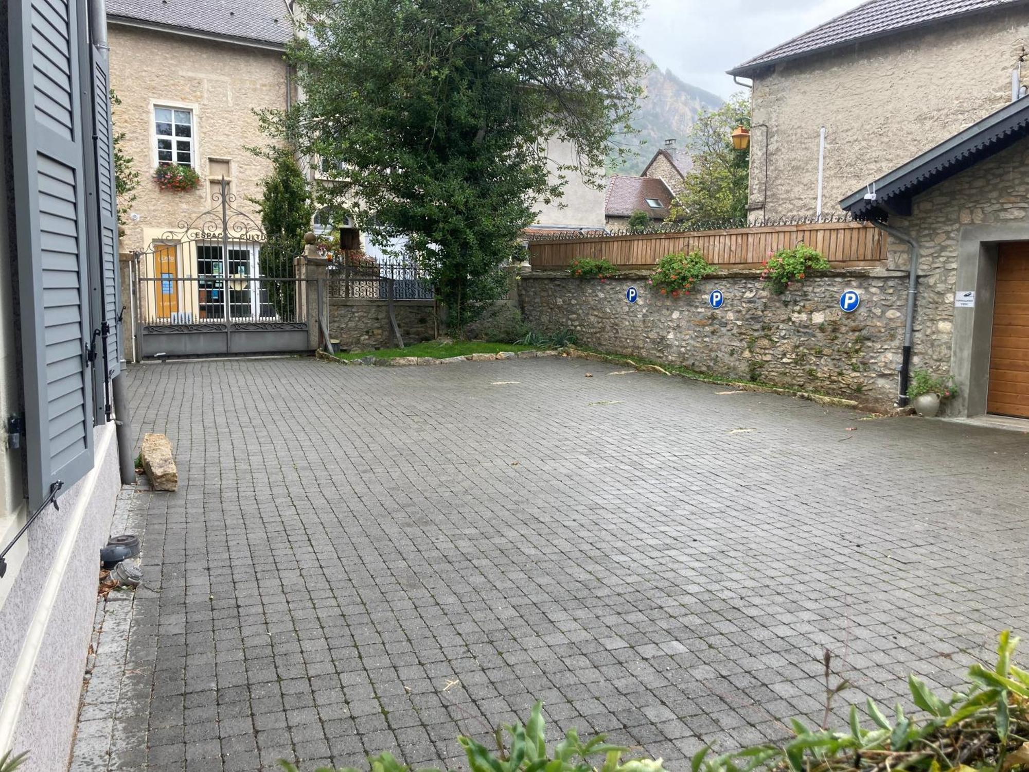 A Deux Pas Du Rheby Hotel Villebois Exterior foto